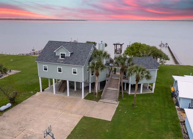 Property at 870 County Road 307 Rd, Port Lavaca, TX 77979, 4 beds, 4 baths