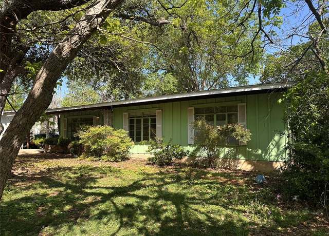 Property at 1006 Gilmore St, Taylor, TX 76574, 2 beds, 2 baths