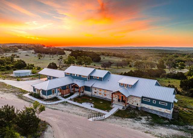 Property at 554 Seven Falls Dr, Fredericksburg, TX 78624, 7 beds, 7 baths