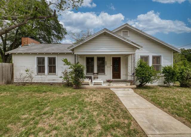 Property at 500 W Austin St, Luling, TX 78648, 3 beds, 2 baths