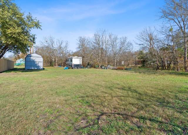 Property at 842 Kimbro St, Taylor, TX 76574