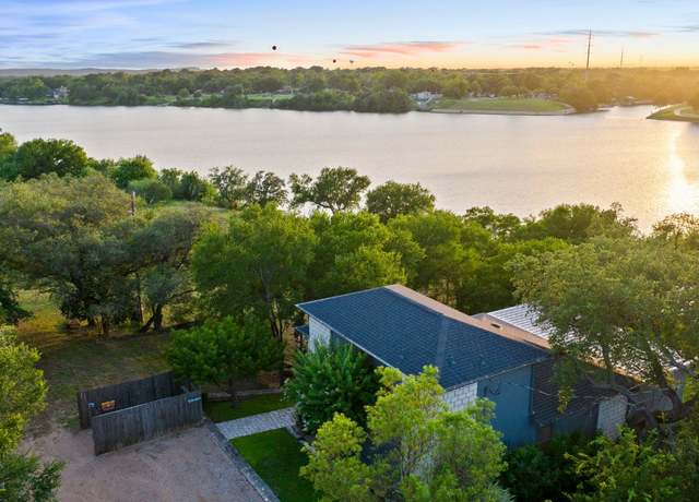 Property at 408(2) Front St, Marble Falls, TX 78654, 2 beds, 2.5 baths