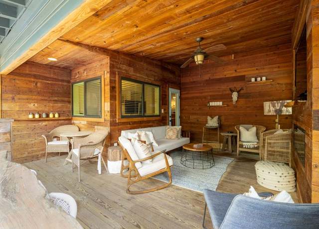 Property at 1307 E 2nd St, Austin, TX 78702, 2 beds, 2.5 baths
