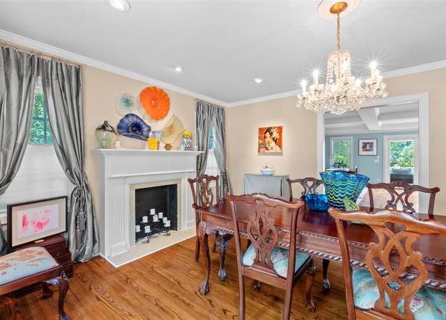 Property at 1704 W 34th St, Austin, TX 78703, 3 beds, 2.5 baths