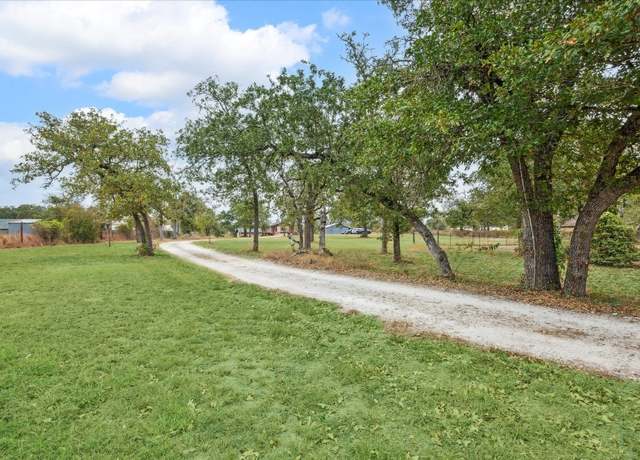 Property at 537 Leisure Ln, Cedar Creek, TX 78612, 3 beds, 2 baths