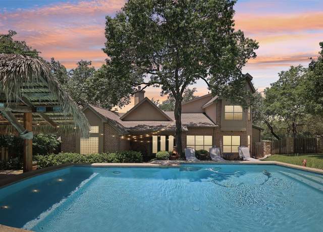 Property at 128 Squires Dr, Lakeway, TX 78734, 4 beds, 3 baths