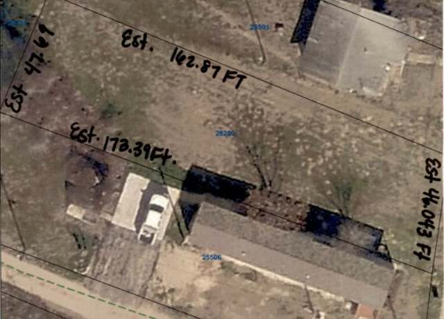 Property at 717 N Laurel Ave, Luling, TX 78648