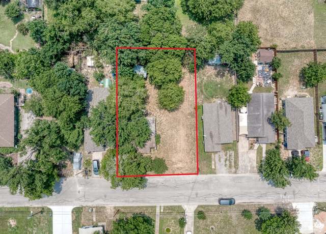 Property at 1208 4th St, Lockhart, TX 78644