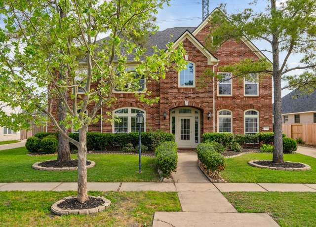 Property at 3019 Barton Dr, Pearland, TX 77584, 5 beds, 3.5 baths