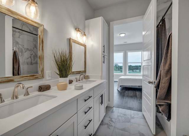 Property at 4507 E Martin Luther King Jr Blvd #124, Austin, TX 78721, 2 beds, 2 baths