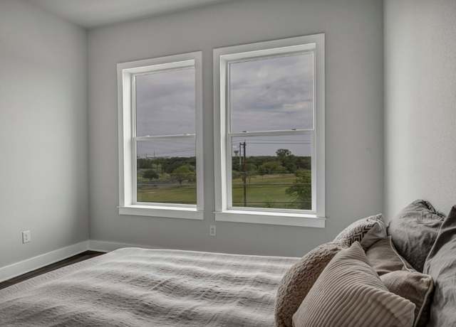 Property at 4507 E Martin Luther King Jr Blvd #124, Austin, TX 78721, 2 beds, 2 baths