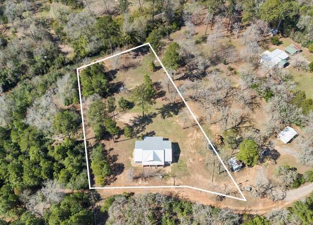 Property at 138 Pines Park Dr, Smithville, TX 78957, 4 beds, 2.5 baths