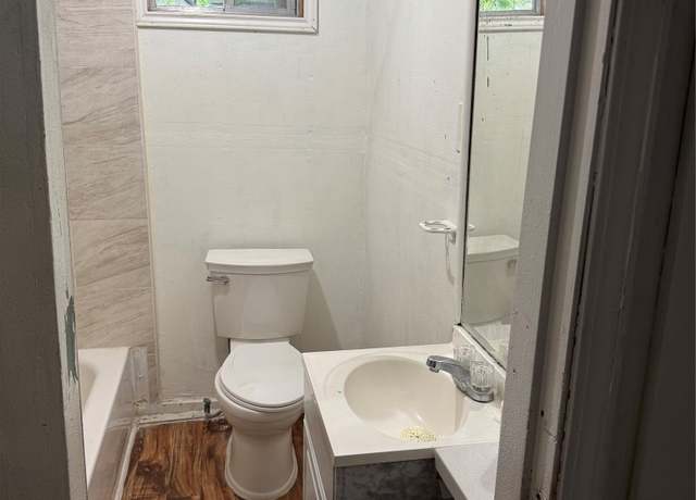 Property at 310 E Parsons St, Manor, TX 78653, 2 beds, 1 bath