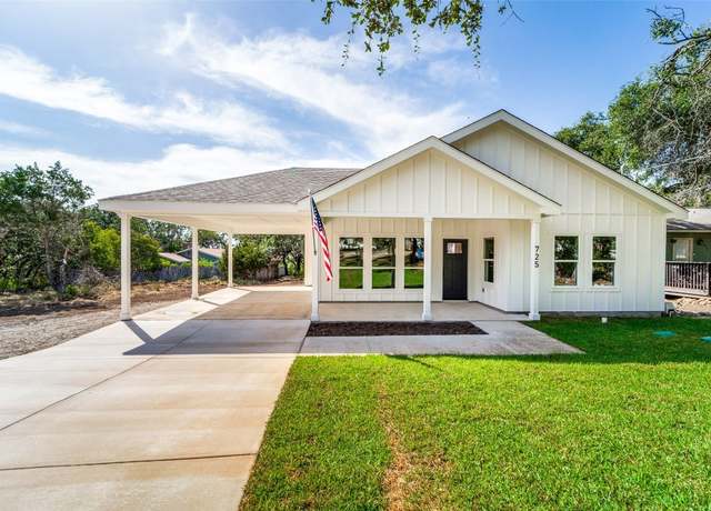 Property at 725 Circleview Dr, Canyon Lake, TX 78133, 3 beds, 2 baths