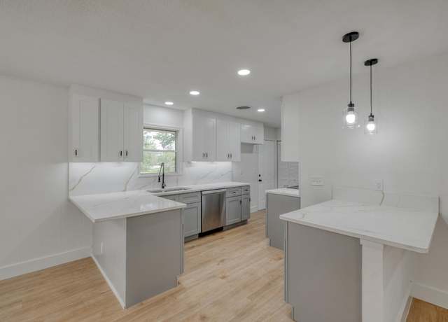 Property at 122 Blanket Flower Dr, Bastrop, TX 78602, 4 beds, 2 baths