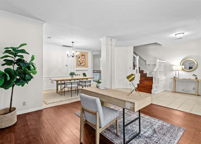 Property at 10832 Redmond Rd, Austin, TX 78739, 3 beds, 3.5 baths