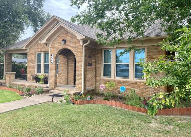 Property at 592 E Hempstead, Giddings, TX 78942, 3 beds, 1 bath