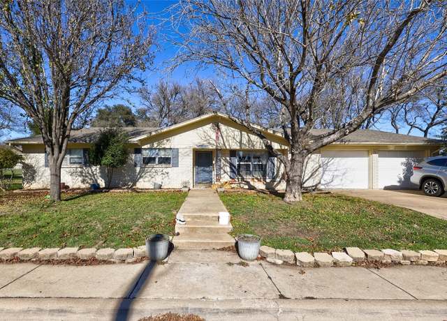 Property at 606 E 12th Ave, Belton, TX 76513, 3 beds, 2 baths