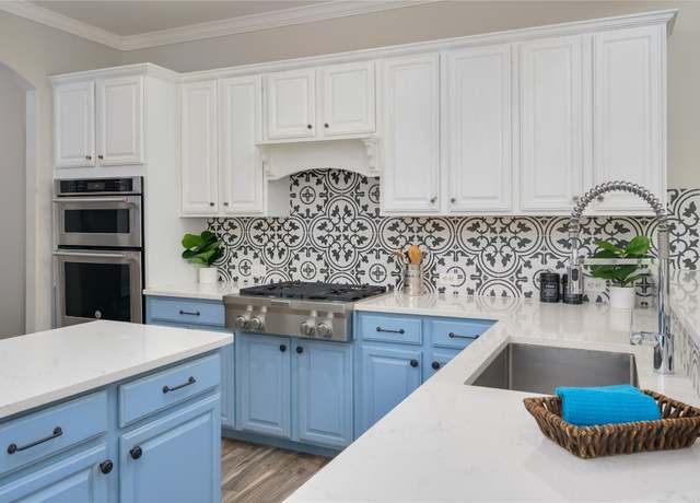 Property at 21 Green Terrace Cv, Lakeway, TX 78734, 4 beds, 3 baths