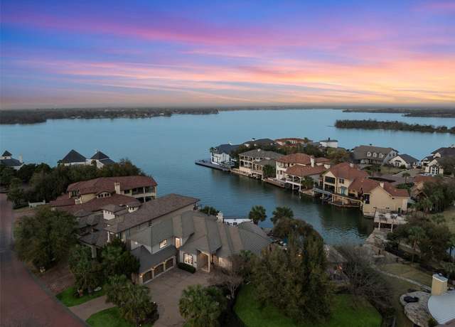 Property at 130 Applehead Island Dr, Horseshoe Bay, TX 78657, 4 beds, 4.5 baths
