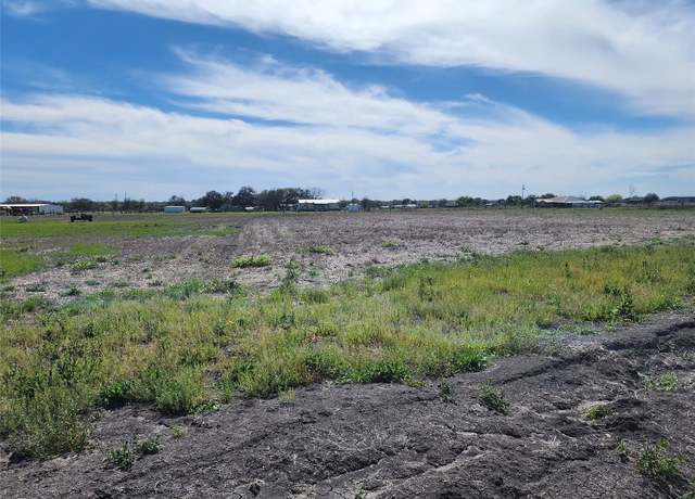 Property at 0 Frances Rd, Plum, TX 78945
