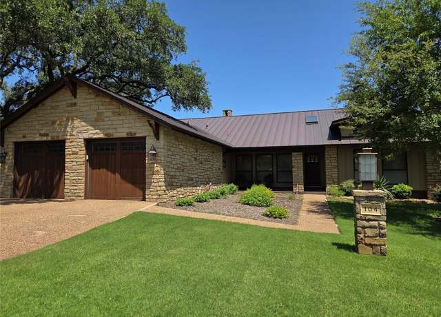 Property at 104 Gallop, Horseshoe Bay, TX 78657, 3 beds, 2 baths