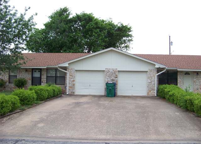 Property at 2805 Davis St, Taylor, TX 76574, 4 beds, 2 baths