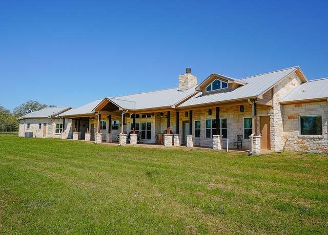 Property at 5411 N St Hwy 95, Flatonia, TX 78941, 3 beds, 3.5 baths