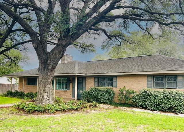 Property at 736 Sarah Jo St, La Grange, TX 78945, 3 beds, 2.5 baths