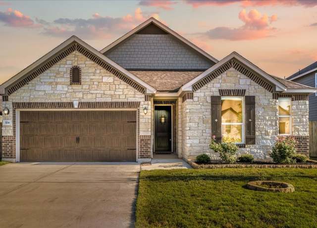 Property at 324 Linden St, Bastrop, TX 78602, 4 beds, 2.5 baths