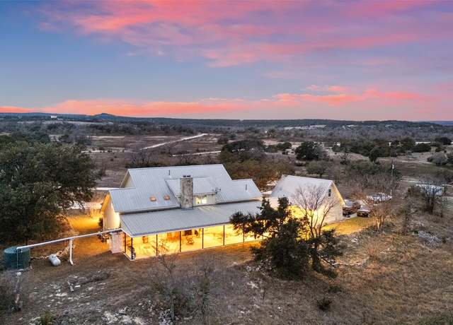 Property at 1274 County Road 2806, Lampasas, TX 76550, 4 beds, 3.5 baths