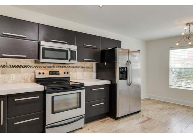 Property at 1101 Grove Blvd #102, Austin, TX 78741, 2 beds, 2.5 baths