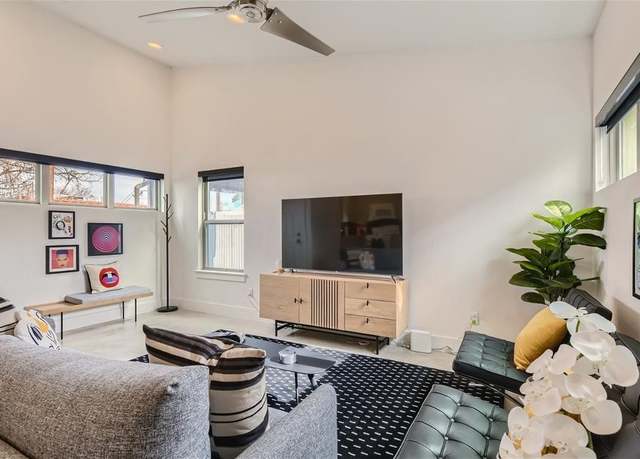 Property at 2012 Willow St Unit B, Austin, TX 78702, 1 bed, 1 bath