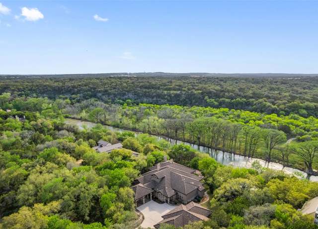 Property at 986 Riverforest Dr, New Braunfels, TX 78132, 5 beds, 5 baths