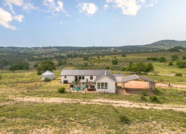Property at 770 Stanton Rd, Johnson City, TX 78636, 3 beds, 3 baths