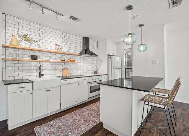 Property at 1510 W North Loop Blvd #424, Austin, TX 78756, 2 beds, 2 baths