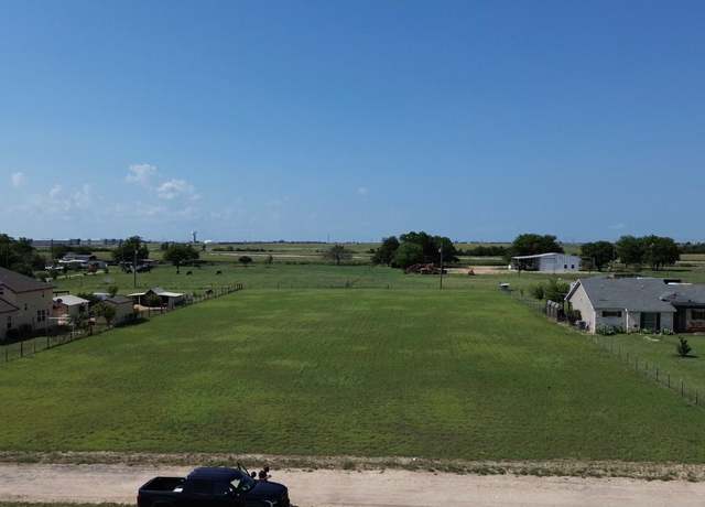 Property at 105 Michael Ln, Taylor, TX 76574