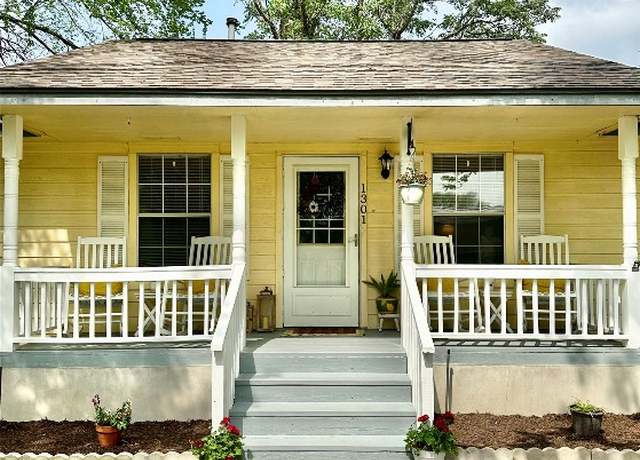 Property at 1301 NE 2nd St, Smithville, TX 78957, 3 beds, 2 baths