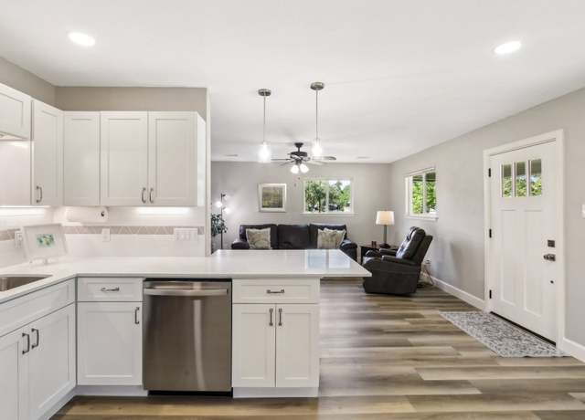 Property at 302 Martin Luther King St, Georgetown, TX 78626, 3 beds, 1 bath