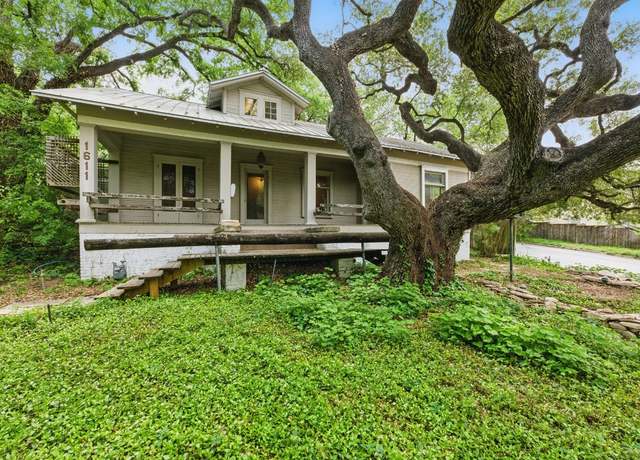Property at 1611 Alameda Dr, Austin, TX 78704, 3 beds, 3 baths