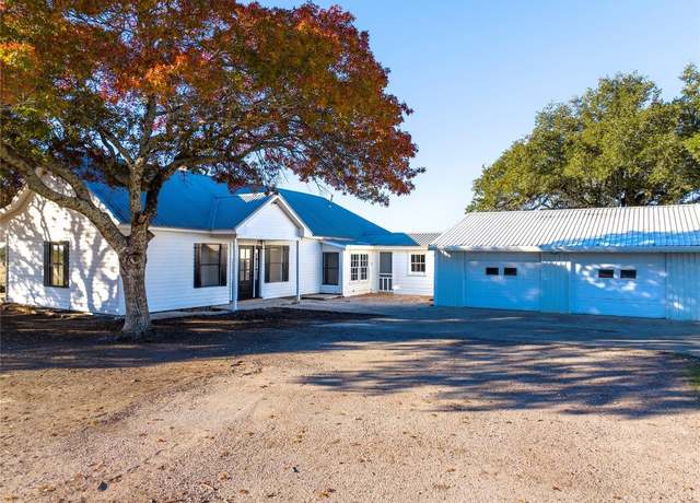 Property at 123 Private Road 138, Lampasas, TX 76550, 2 beds, 2.5 baths