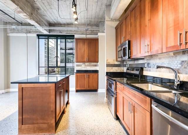 Property at 710 Colorado St Unit 2H, Austin, TX 78701, 1 bed, 1 bath