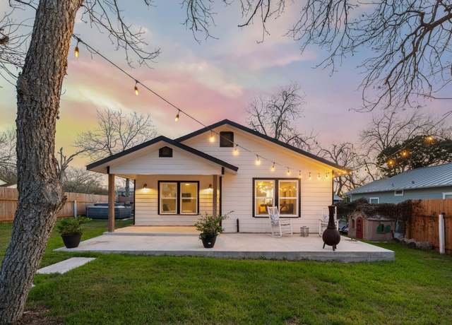 Property at 1428 Lee St, New Braunfels, TX 78130, 4 beds, 3 baths