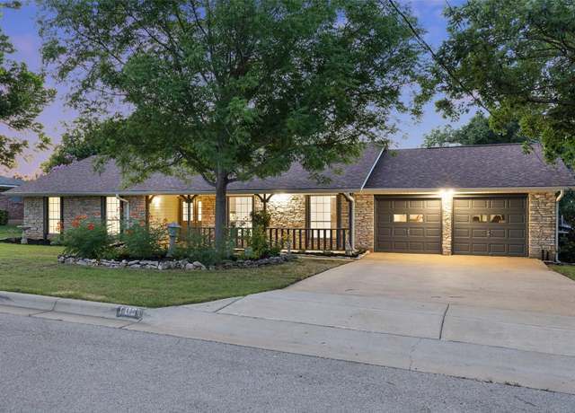 Property at 106 Live Oak Dr, Georgetown, TX 78628, 4 beds, 2 baths