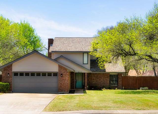 Property at 503 San Jacinto St, Lockhart, TX 78644, 3 beds, 2 baths