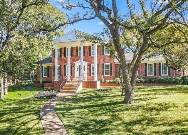 Property at 203 Wallis Dr, Austin, TX 78746, 4 beds, 3 baths
