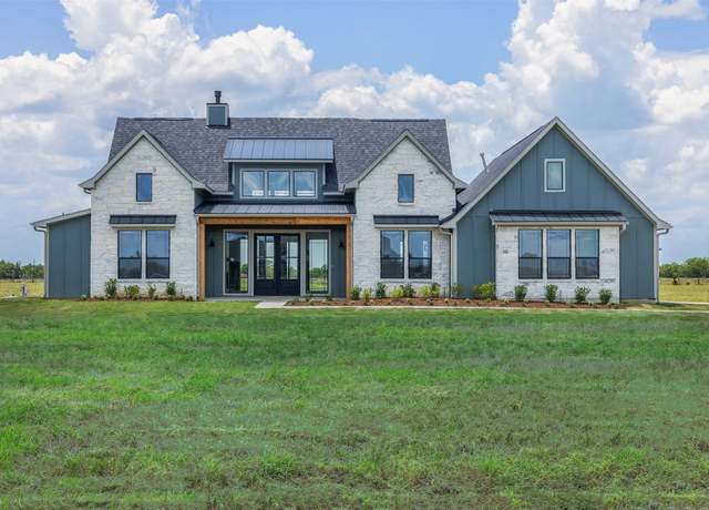 Property at 114 Country View Lane Rd, Schulenburg, TX 78956, 4 beds, 3.5 baths