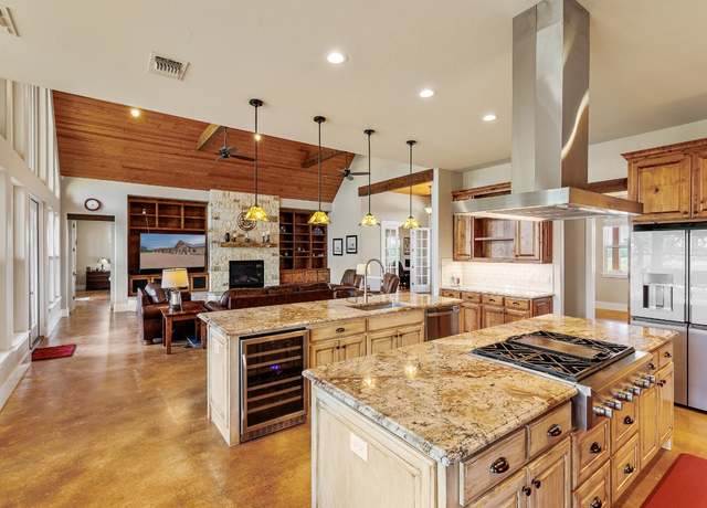 Property at 195 Chimney Cove Dr, Marble Falls, TX 78654, 3 beds, 3.5 baths