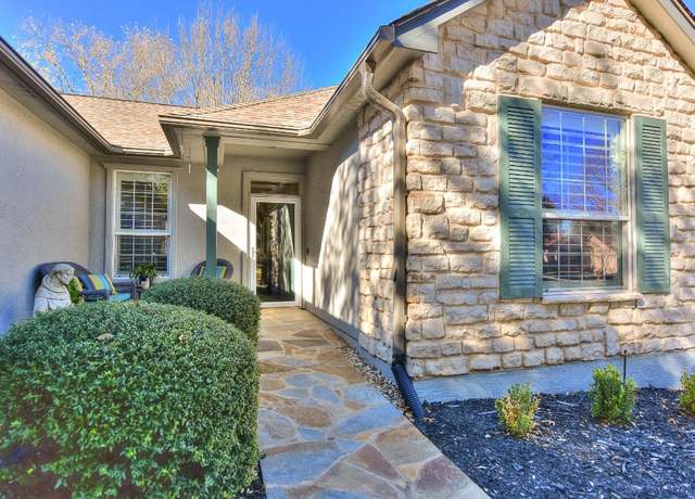 Property at 104 Grapevine Ln, Georgetown, TX 78633, 2 beds, 2 baths