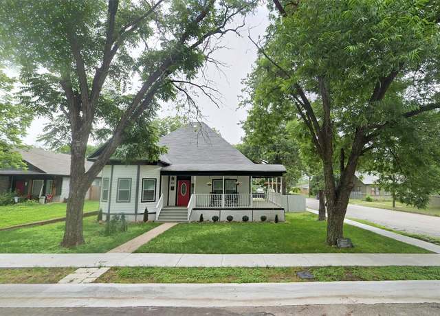 Property at 901 N 10th St, Waco, TX 76707, 2 beds, 2 baths